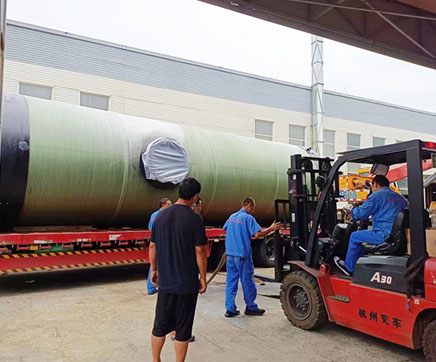 我司為用戶定制一體化預制泵站裝車發貨應用廣西龍州縣雨污水提升工程